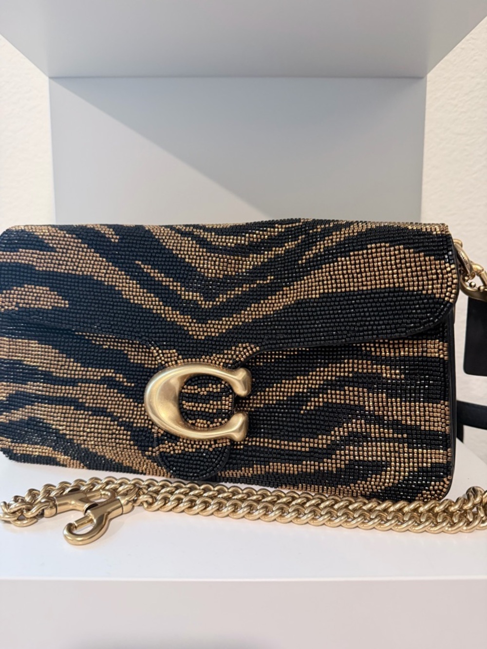 Tabby Shoulder Bag 26 with Beaded Tiger - Picture 3 of 5